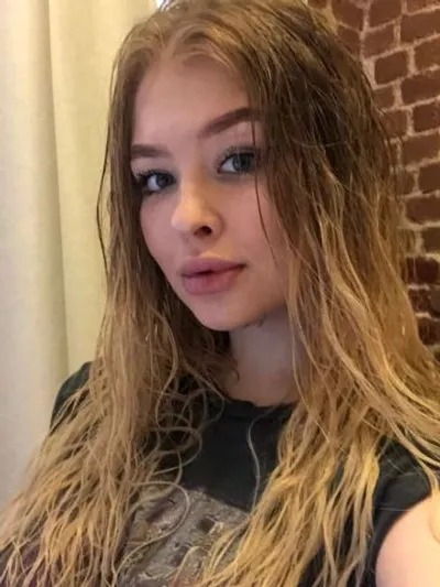 Изабелла, 21 год